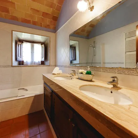 Turisme Rural - Mas - Monells Landhuis *