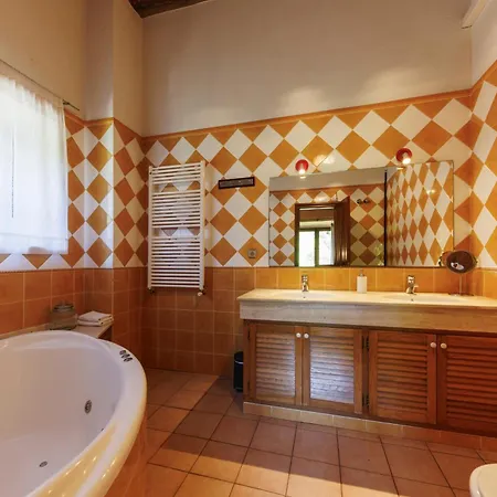 Turisme Rural - Mas - Monells Landhuis *