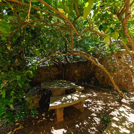 Летний дом Turisme Rural - Mas - Monells